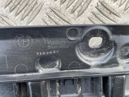 BMW X3 G01 Insert Panel Dudukan Bawah Support Tengah Bumper Belakang 7400674