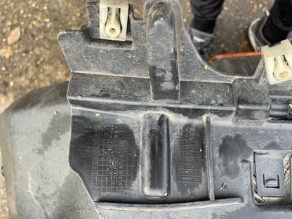 BMW X3 G01 Insert Panel Dudukan Bawah Support Tengah Bumper Belakang 7400674