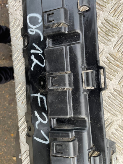 BMW X3 G01 Insert Panel Dudukan Bawah Support Tengah Bumper Belakang 7400674