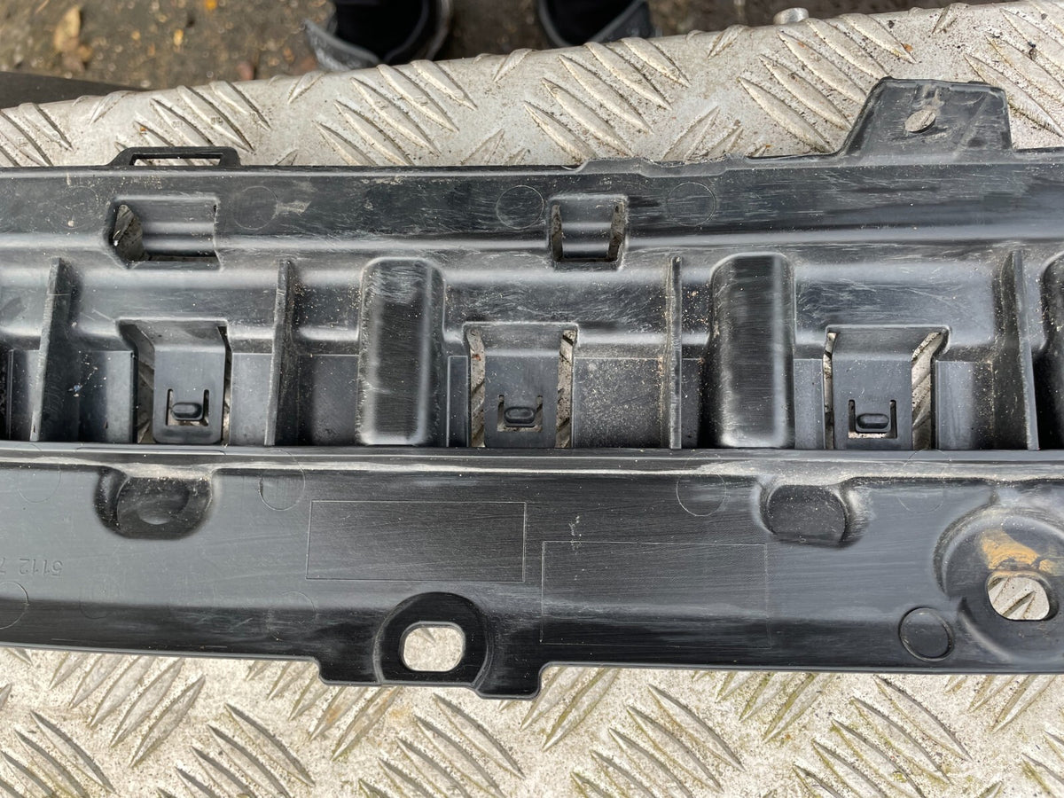 BMW X3 G01 Insert Panel Dudukan Bawah Support Tengah Bumper Belakang 7400674