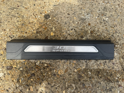 JAGUAR XE X760 DOOR SILL TRIM COVER RIGHT DRIVER SIDE 2016 GX73-13200-D