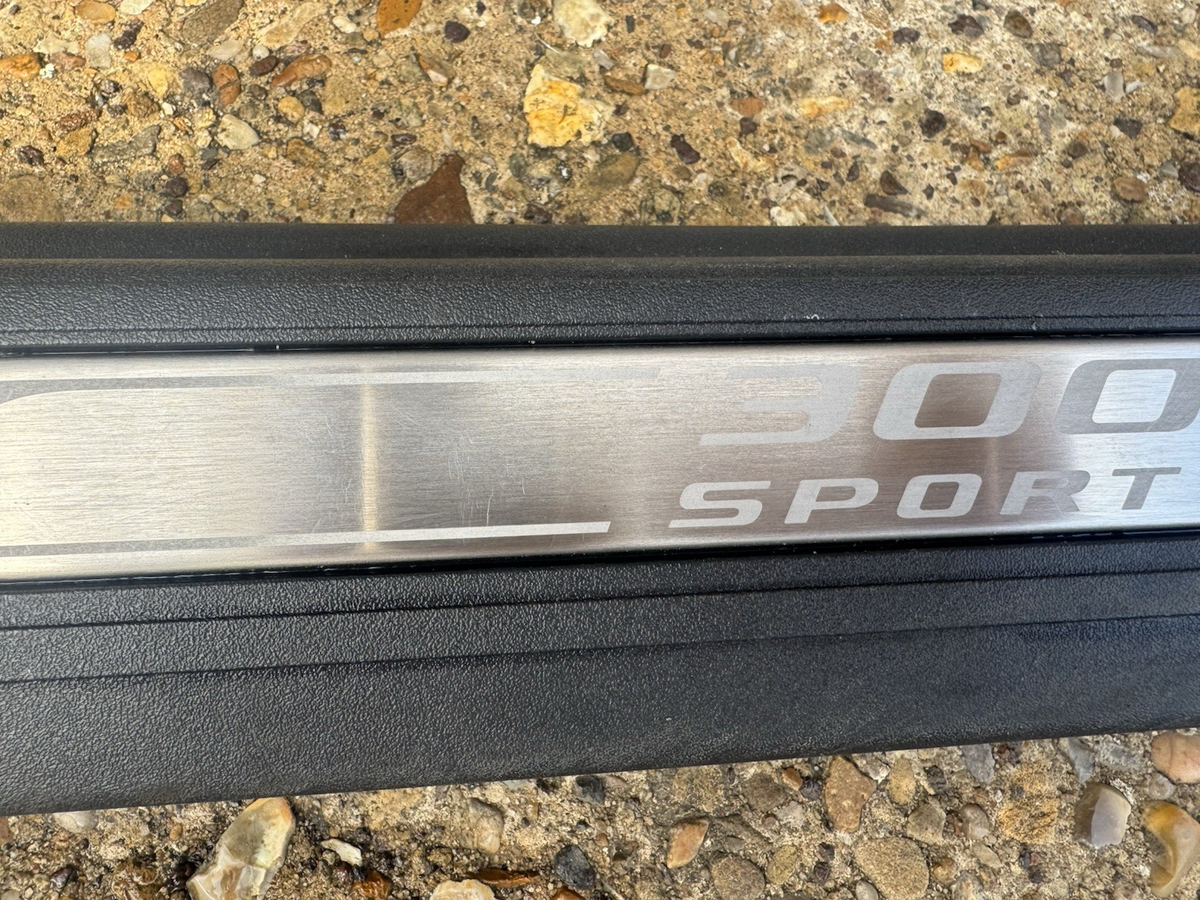 JAGUAR XE X760 DOOR SILL TRIM COVER RIGHT DRIVER SIDE 2016 GX73-13200-D