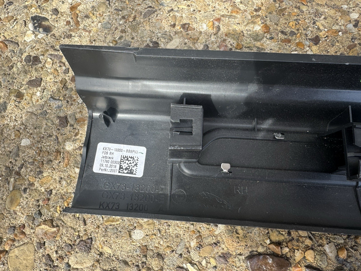JAGUAR XE X760 DOOR SILL TRIM COVER RIGHT DRIVER SIDE 2016 GX73-13200-D