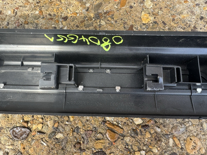 JAGUAR XE X760 DOOR SILL TRIM COVER RIGHT DRIVER SIDE 2016 GX73-13200-D