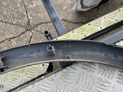 VOLKSWAGEN TIGUAN TRIMS ARCH RODA KIRI BELAKANG 5NA854819K