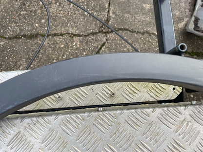 VOLKSWAGEN TIGUAN TRIMS ARCH RODA KIRI BELAKANG 5NA854819K