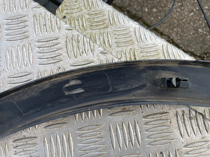 VOLKSWAGEN TIGUAN TRIMS ARCH RODA KIRI BELAKANG 5NA854819K