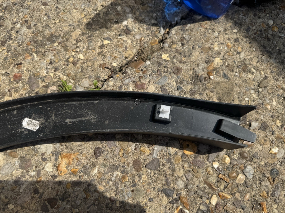 GENUINE Ford Kuga 2018-on Rear Left Wheel Arch Moulding MV4B-S286D03-AW