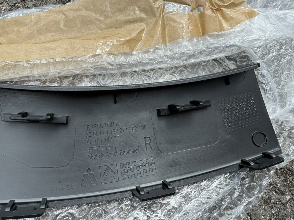 CITROËN C3 Ốp Cua Lốp Cản Trước Phải 9815114677