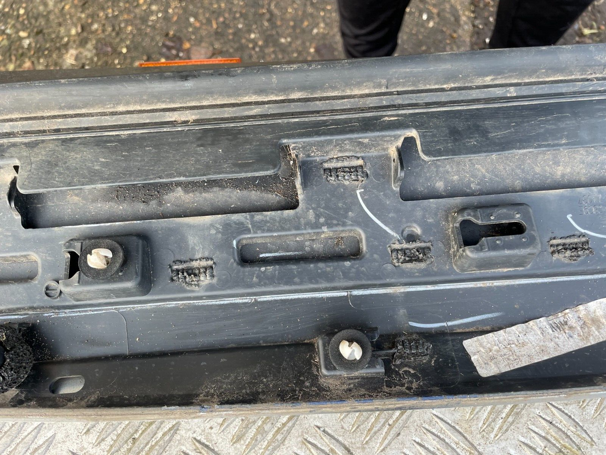 Molding Bawah Pintu Kiri Depan JAGUAR F-PACE X761 HK8M-21065-ABW 2016