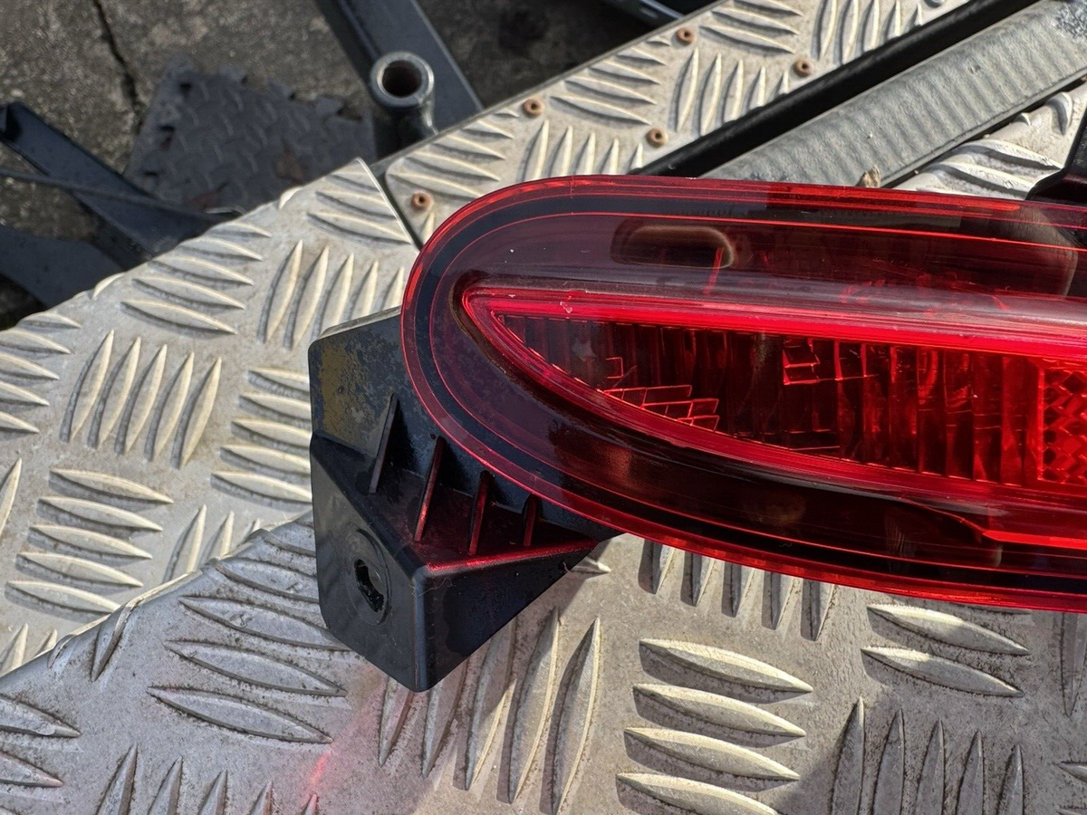 Land Rover Range Rover Velar 2023 rear bumper light RIGHT J8A215K272AF