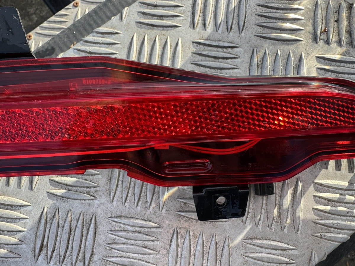 Land Rover Range Rover Velar 2023 rear bumper light RIGHT J8A215K272AF