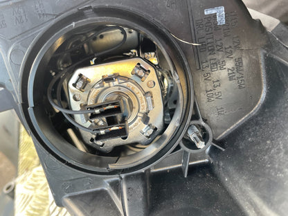 Ford Fiesta 左側頭燈 2013 至 2017 C1BB-13W030-DG 正廠 *有損壞*