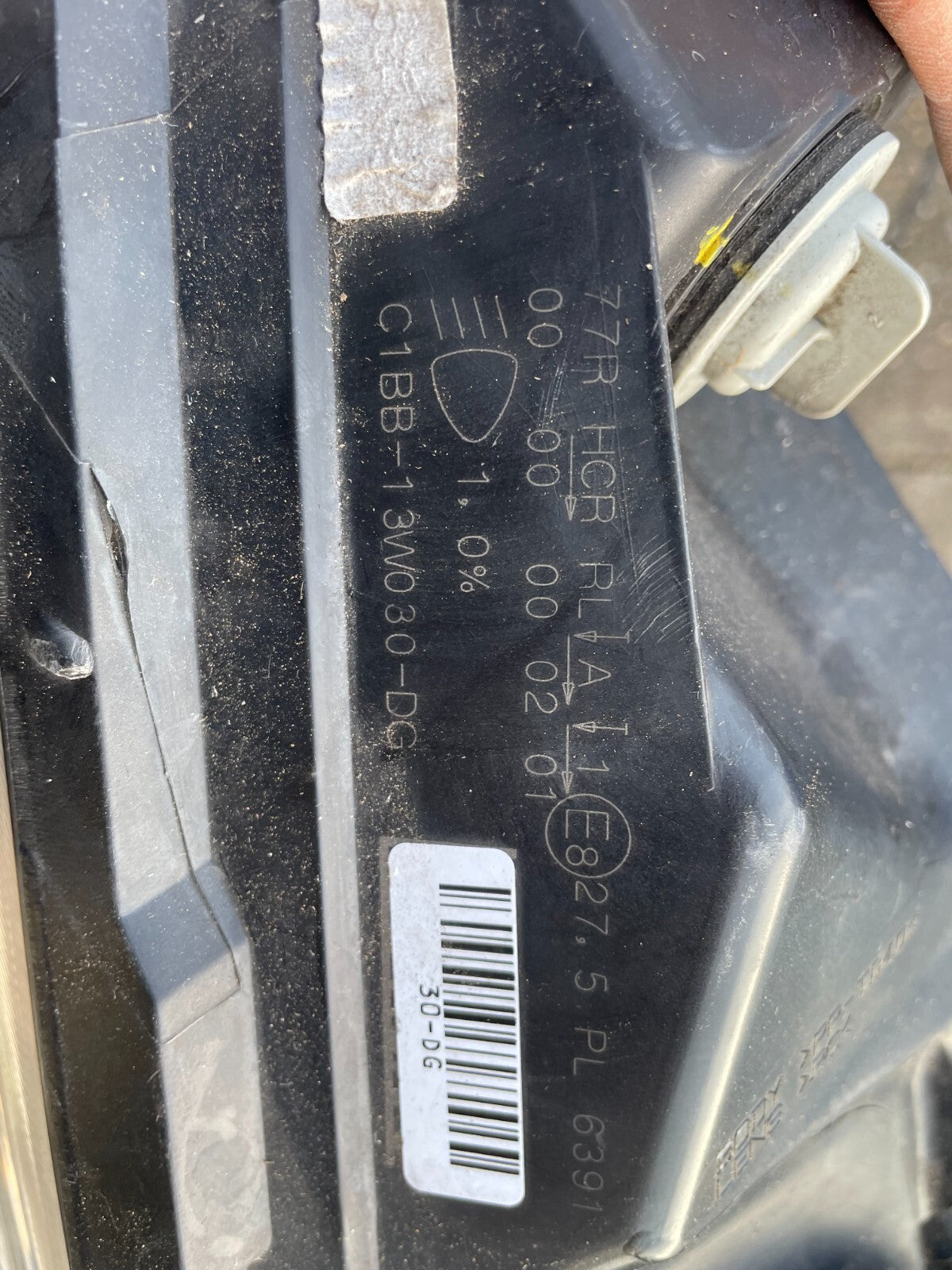 Ford Fiesta 左側頭燈 2013 至 2017 C1BB-13W030-DG 正廠 *有損壞*