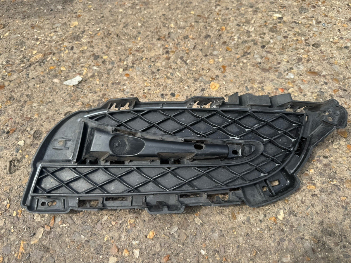 Jaguar XF X250 Facelift Front Bumper LEFT Grill  BLACK Trim CX2M-15K233-A