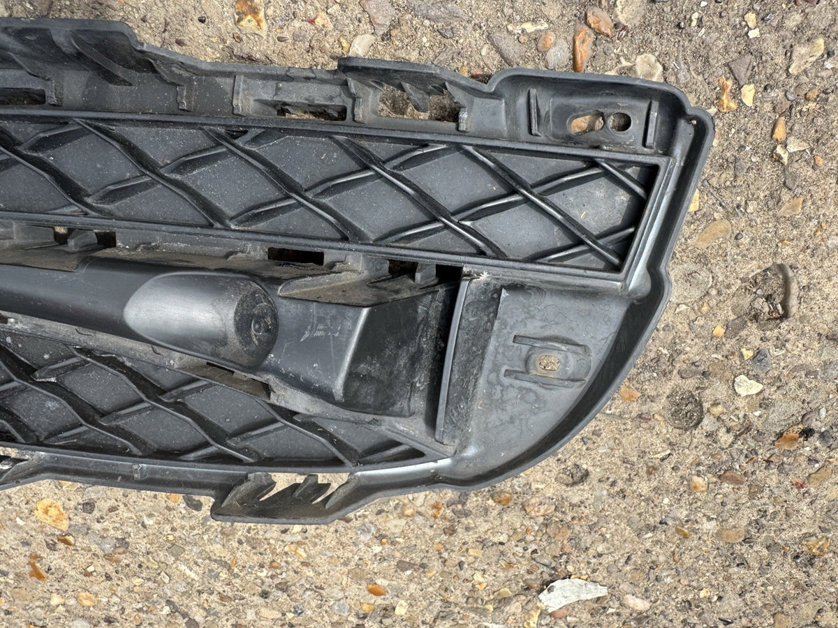 Jaguar XF X250 Facelift Front Bumper LEFT Grill  BLACK Trim CX2M-15K233-A