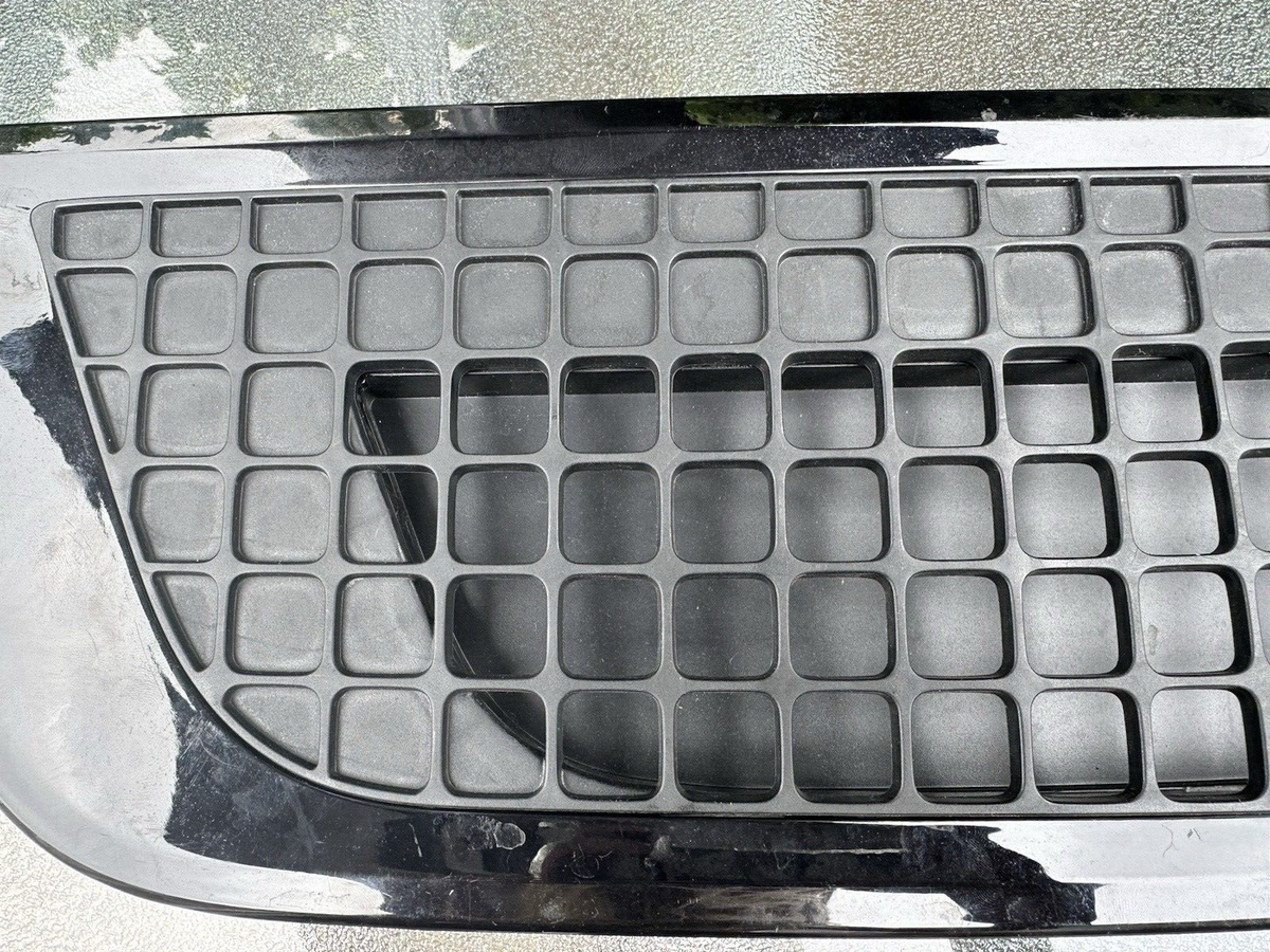 LAND ROVER DEFENDER L663 2020 ขึ้นไป ช่องลมแก้มหน้า ขวา L8B2-280B10