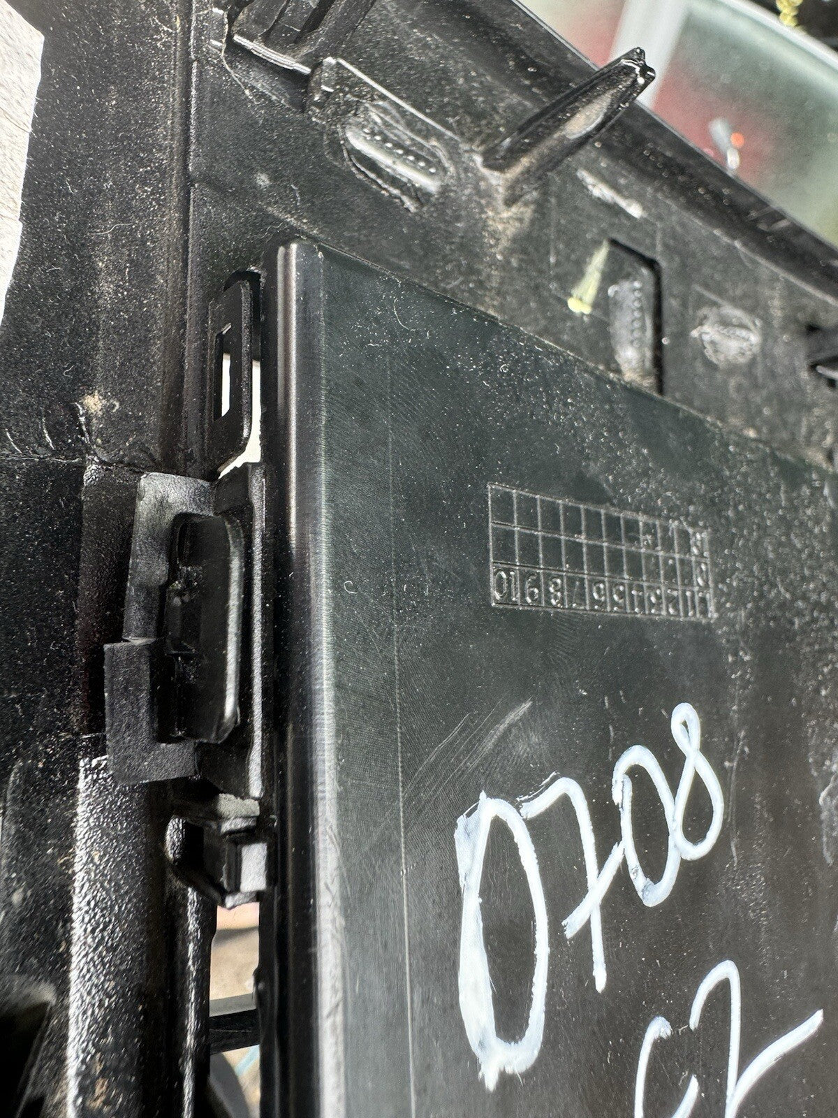 LAND ROVER DEFENDER L663 2020 ขึ้นไป ช่องลมแก้มหน้า ขวา L8B2-280B10