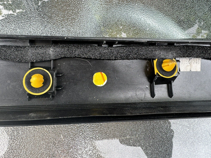 Kia Soul 前擋風玻璃 A 柱飾條 右側 86261-K0000