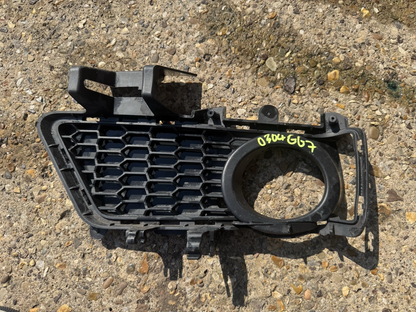 BMW 3 SERIES FRONT BUMPER GRILL RIGHT DRIVER SIDE 8062636 F30 F31