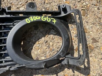 BMW 3 SERIES FRONT BUMPER GRILL RIGHT DRIVER SIDE 8062636 F30 F31