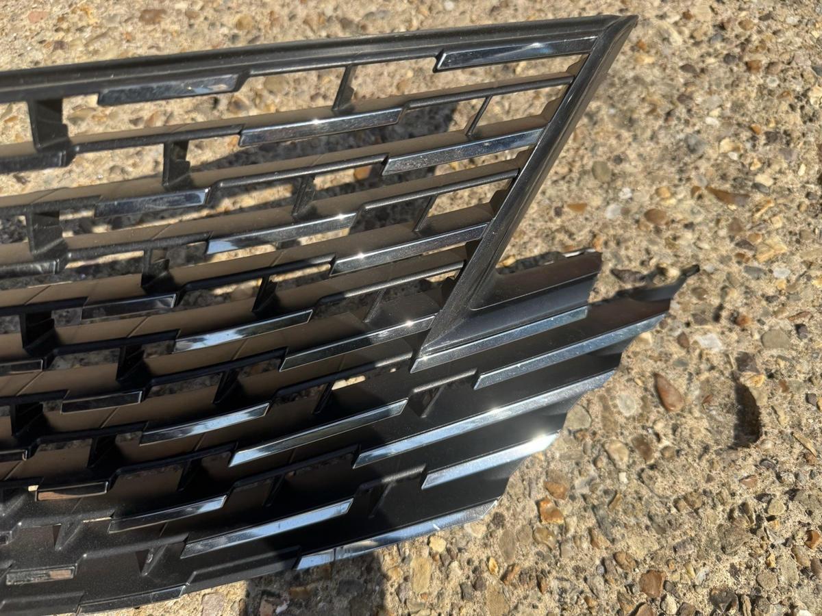 damaged ! PEUGEOT 3008 SUV P84 Radiator Grille 9836842277 2021 28329769