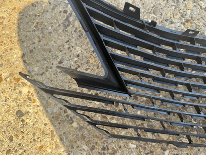 damaged ! PEUGEOT 3008 SUV P84 Radiator Grille 9836842277 2021 28329769