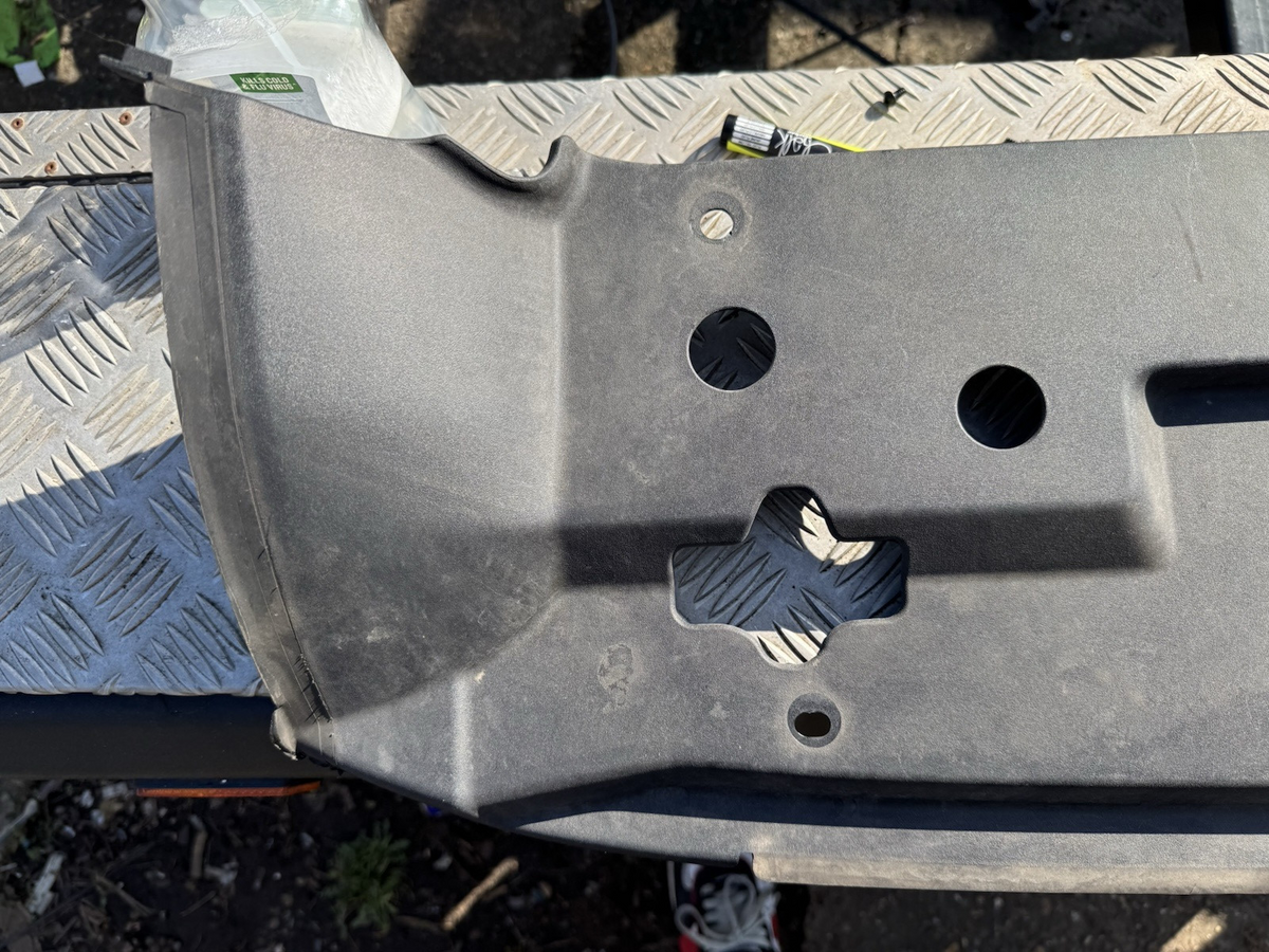 2024 LAND ROVER DEFENDER L663 TOP SLAM PANEL COVER L8B2-8A100-A 3.0 DIESEL