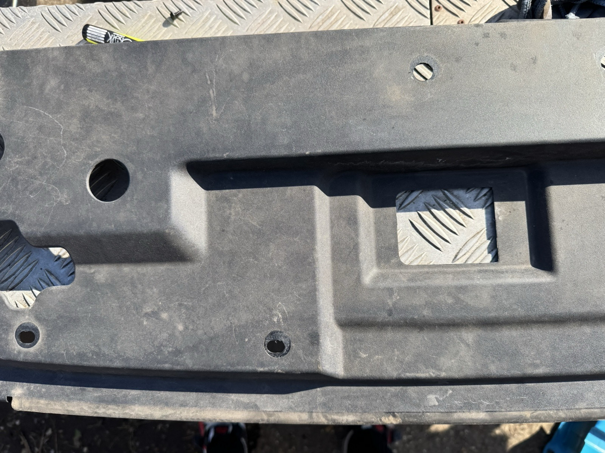 2024 LAND ROVER DEFENDER L663 TOP SLAM PANEL COVER L8B2-8A100-A 3.0 DIESEL