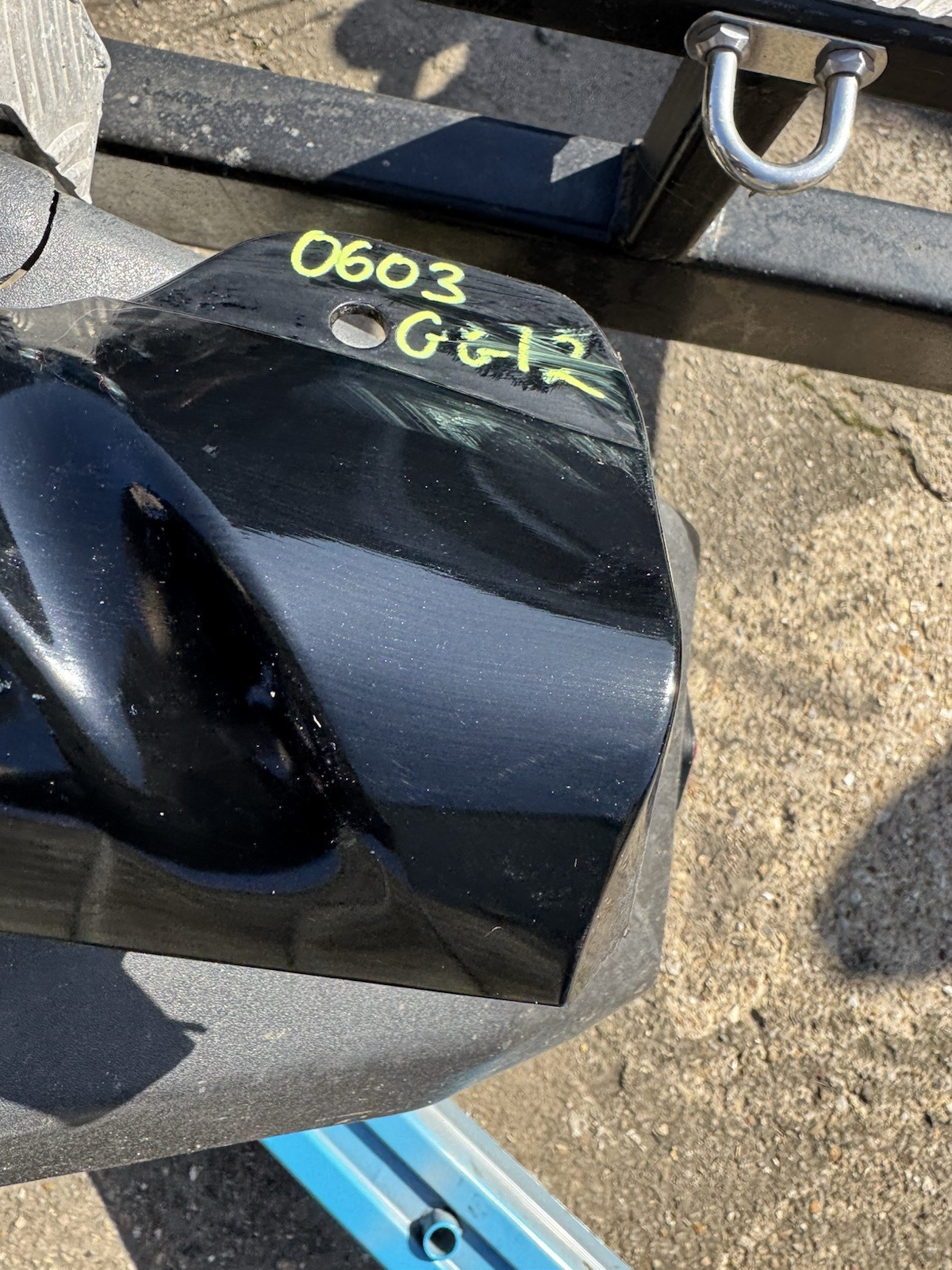 2022-24 RANGE ROVER SPORT L461 A PILLAR WINDSCREEN EXTERIOR TRIM PASSENGER LEFT