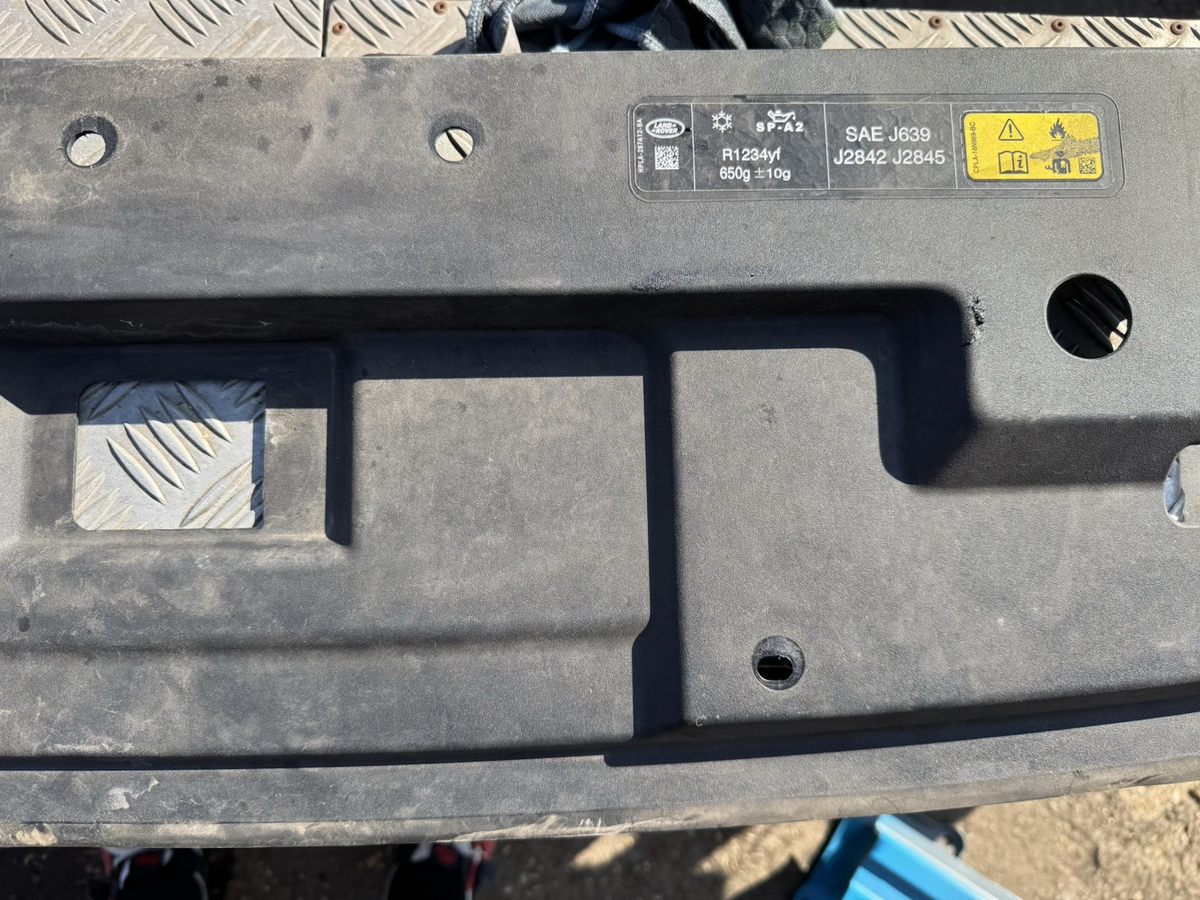 2024 LAND ROVER DEFENDER L663 TOP SLAM PANEL COVER L8B2-8A100-A 3.0 DIESEL
