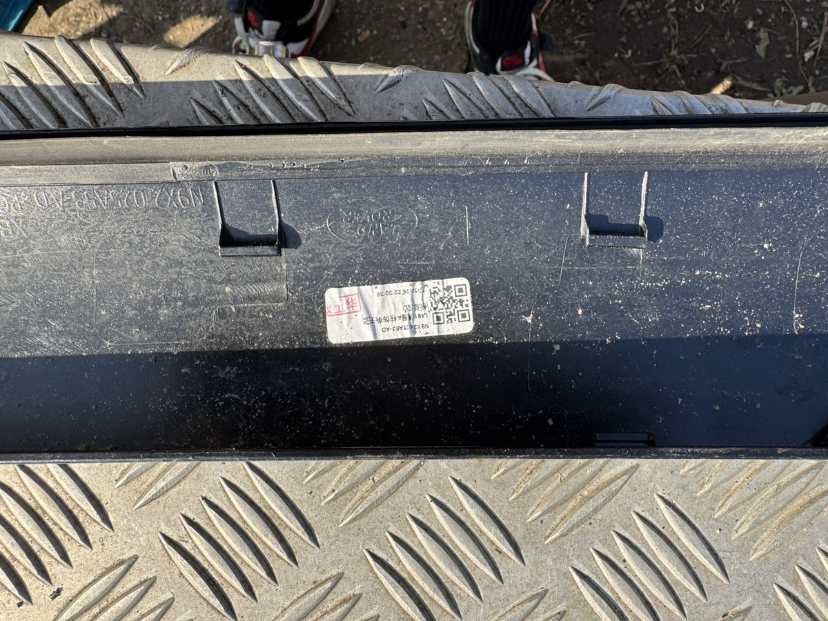 2022-24 RANGE ROVER SPORT L461 A PILLAR WINDSCREEN EXTERIOR TRIM PASSENGER LEFT