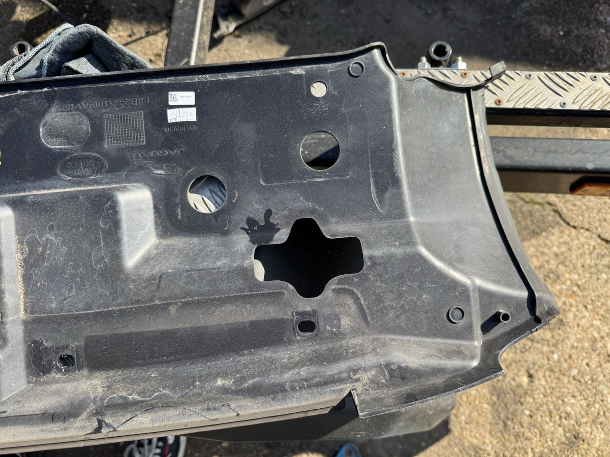 2024 LAND ROVER DEFENDER L663 TOP SLAM PANEL COVER L8B2-8A100-A 3.0 DIESEL