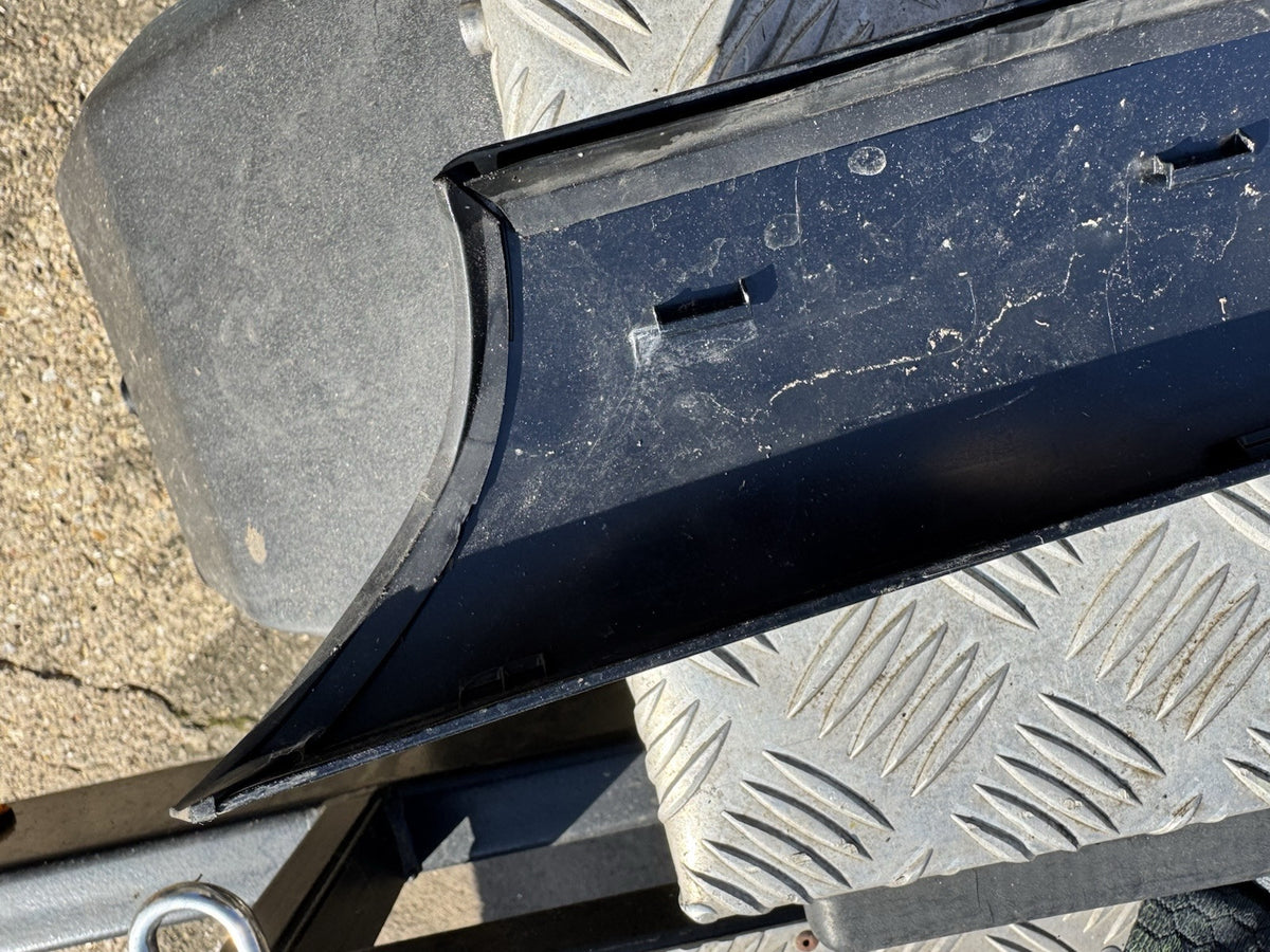 2022-24 RANGE ROVER SPORT L461 A PILLAR WINDSCREEN EXTERIOR TRIM PASSENGER LEFT