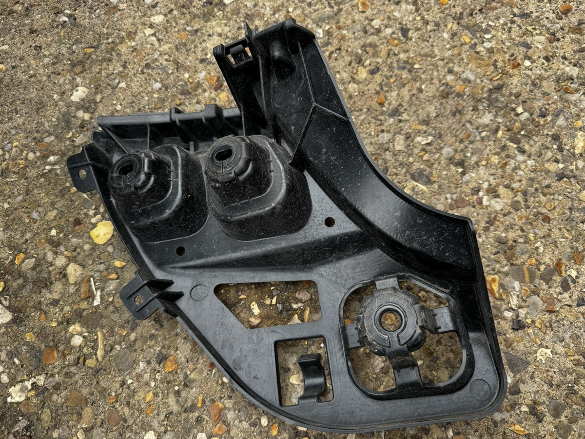 BMW 1 SERIES F40 2019-2021 RIGHT REAR BUMPER MOUNT 51127461398