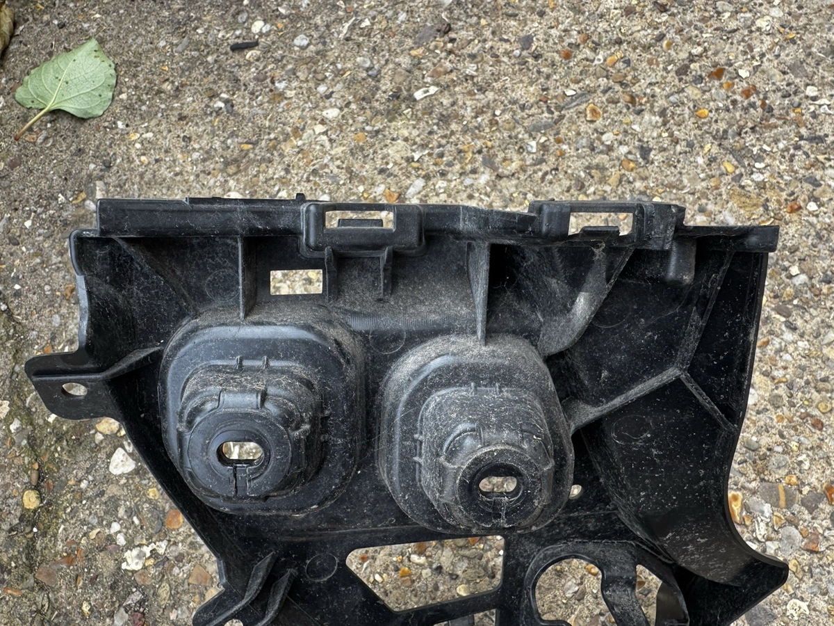 BMW 1 SERIES F40 2019-2021 RIGHT REAR BUMPER MOUNT 51127461398