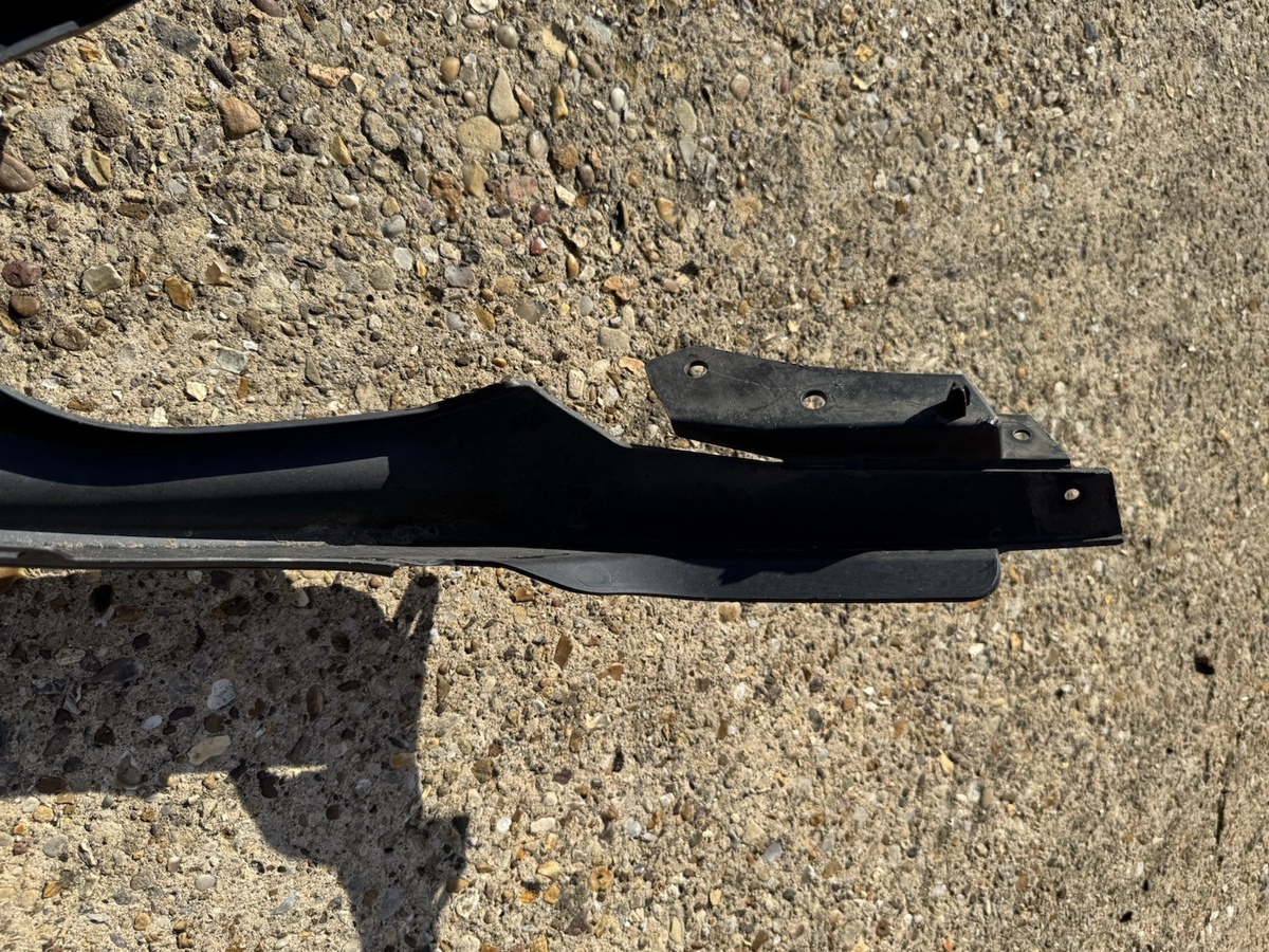 GENUINE FORD FOCUS ESTATE 2018-2022 ST-LINE REAR BUMPER LOWER DIFFUSER SKIRT