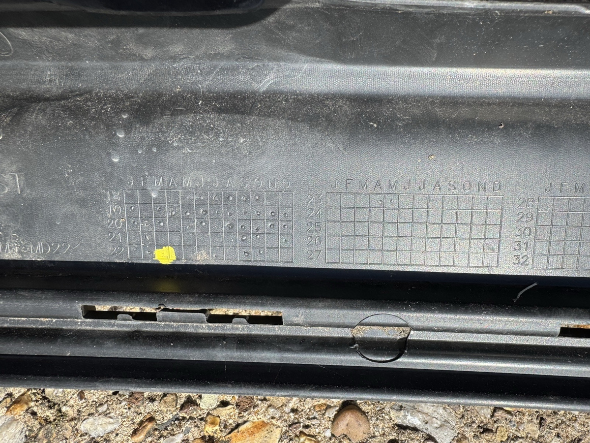 GENUINE FORD FOCUS ESTATE 2018-2022 ST-LINE REAR BUMPER LOWER DIFFUSER SKIRT