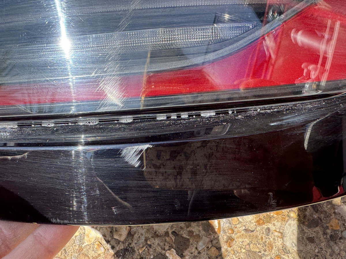 DAMAGED  R8D2-13404-A LR Range Rover Evoque L551 (2024) Right Rear Outer Light