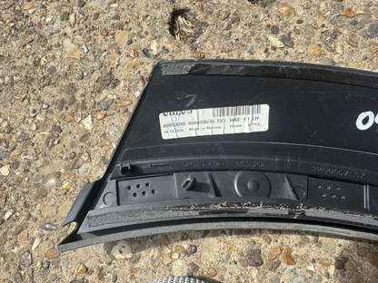 GENUINE Volvo XC60 Front Left Wheel Arch 31650202
