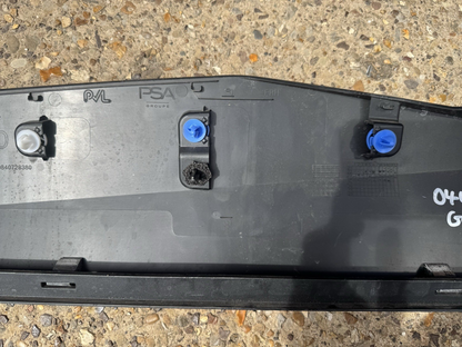 Peugeot 408 Front Right Door Trim 9840728380 1.20 Petrol 2023 30192025
