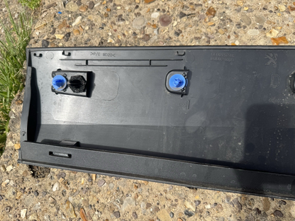 Peugeot 408 Front Right Door Trim 9840728380 1.20 Petrol 2023 30192025