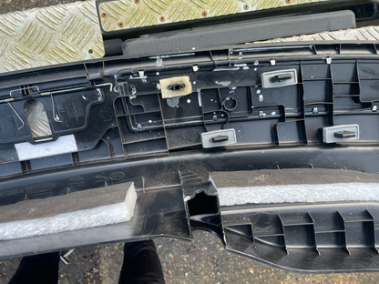 Range Rover Velar Ốp bệ chống trầy cốp sau 2017-2024 L560 J8A2-406A64-A