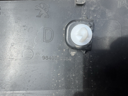 Peugeot 408 Front Right Door Trim 9840728380 1.20 Petrol 2023 30192025