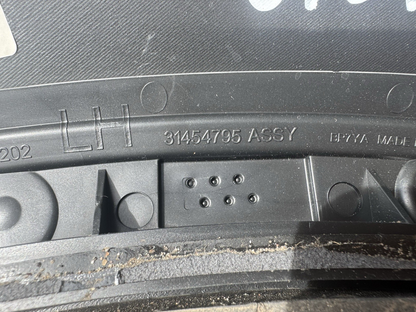 GENUINE Volvo XC60 Front Left Wheel Arch 31650202