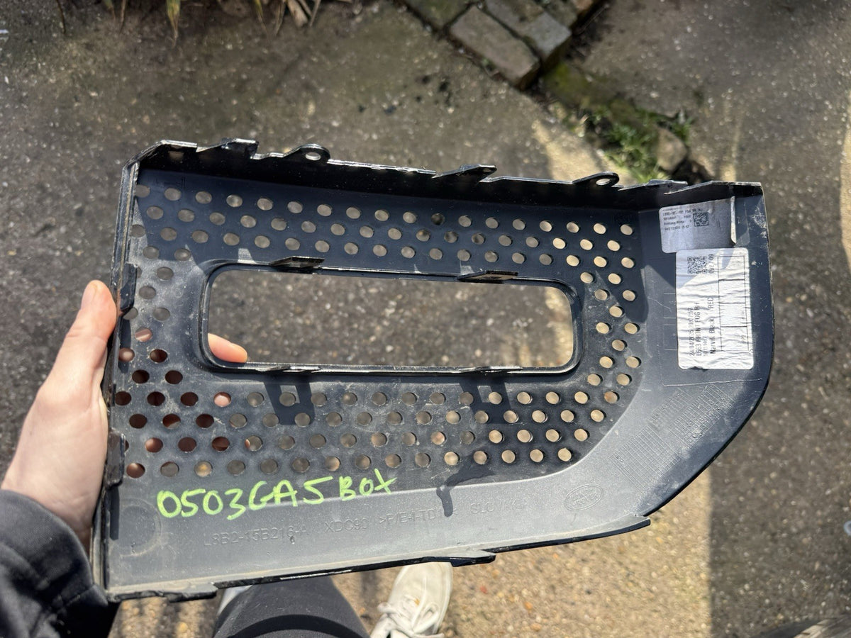 LAND ROVER DEFENDER L663 ORIGINAL GRILL BAWAH KANAN RH BUMPER DEPAN L8B2-15B216-A