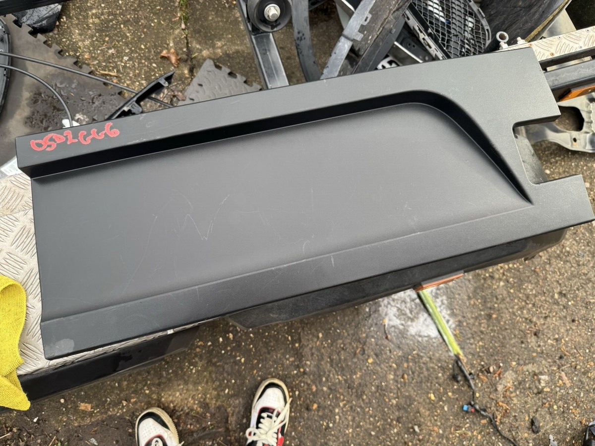 Iveco Daily Rear Loading Door Molding Trim Right 2017 Van 4/5dr 5801541463