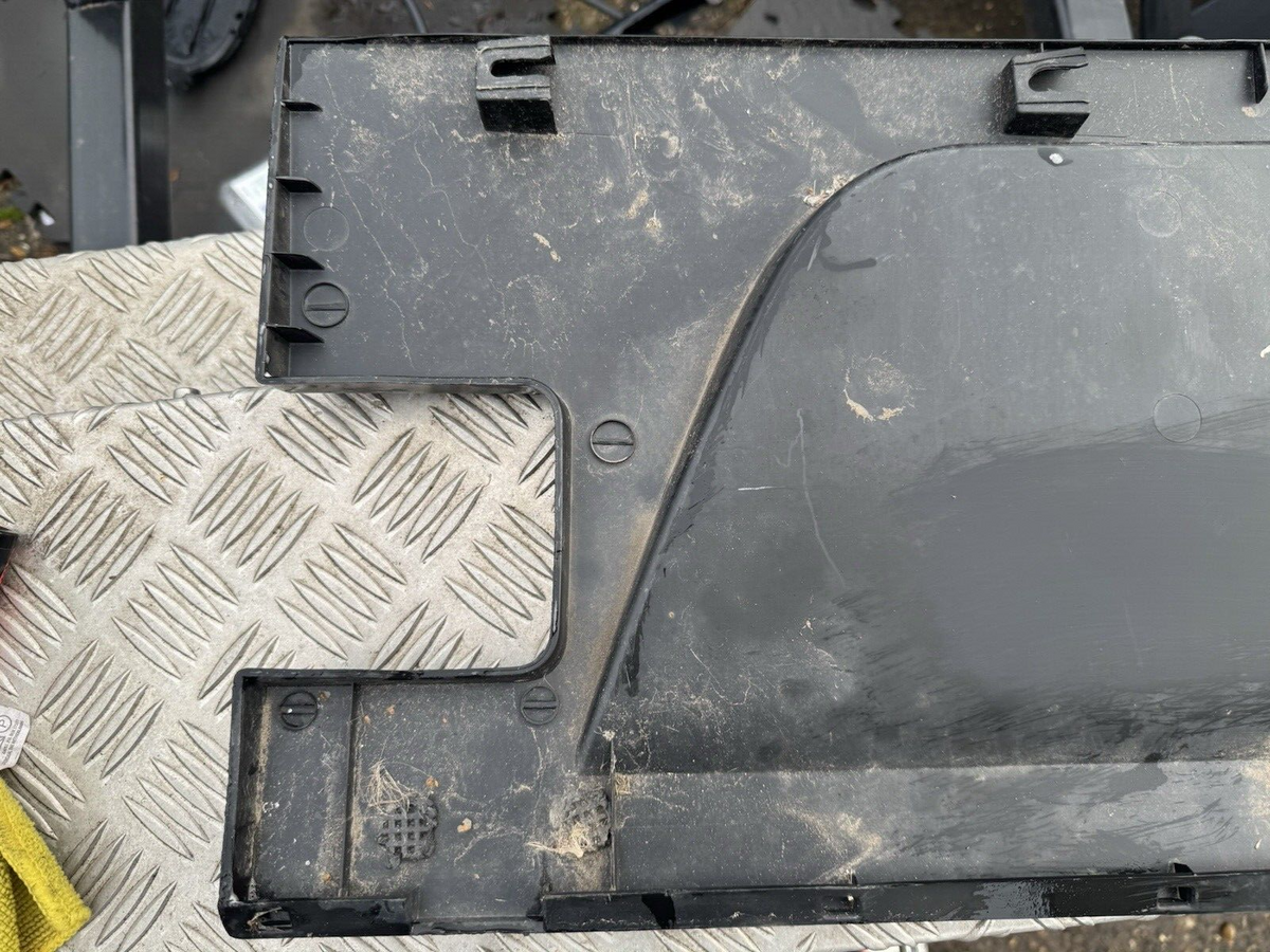 Iveco Daily Rear Loading Door Molding Trim Right 2017 Van 4/5dr 5801541463