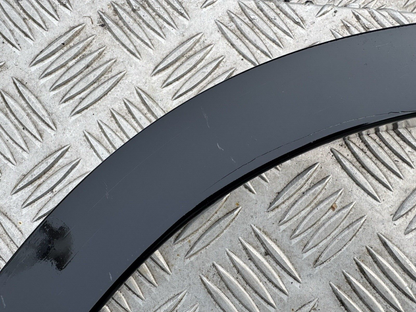 L8B216A075BX DEFENDER 2021-2024 L663 FRONT LEFT WHEEL ARCH TRIM MOULDING