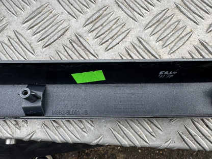 LAND ROVER DISCOVERY 5 FRONT GRILL TRIM L8B2-8L001-A L8B2-8L001-B REF J83U-48